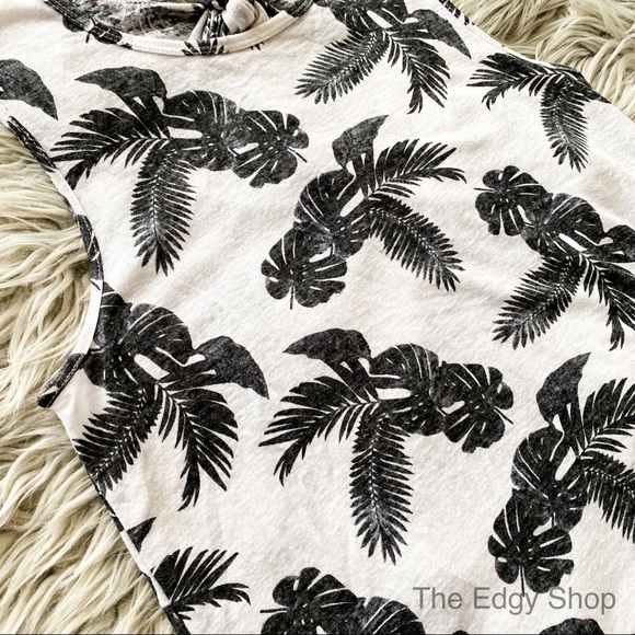 Old Navy | Relaxed Sleeveless Tie Back Top - Picture 3 of 7